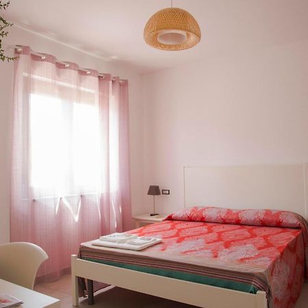 B&B Agata E Gli Altri 托尔托利 外观 照片