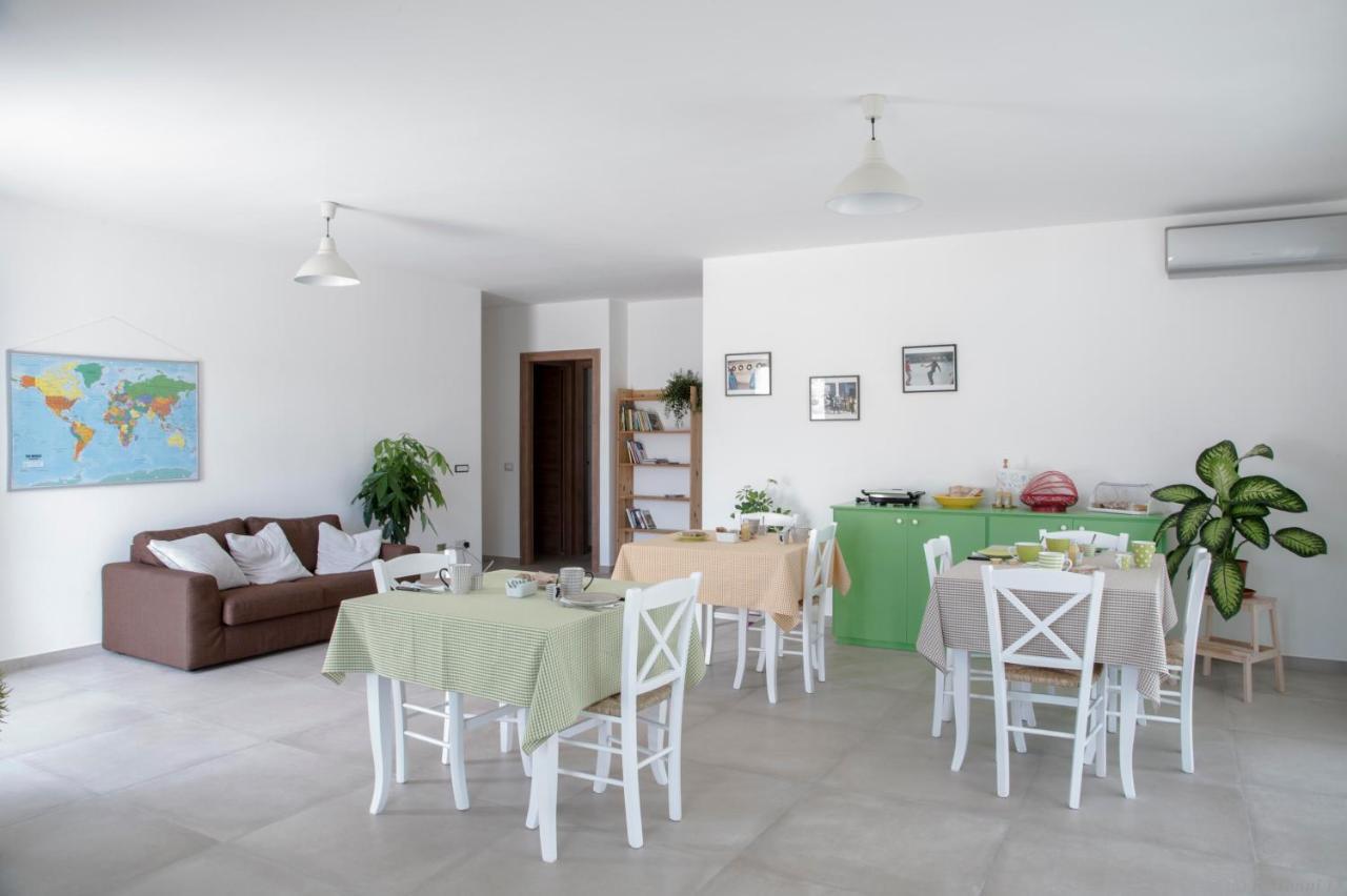 B&B Agata E Gli Altri 托尔托利 外观 照片