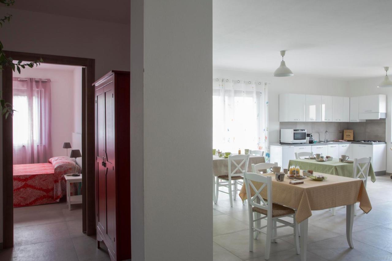 B&B Agata E Gli Altri 托尔托利 外观 照片