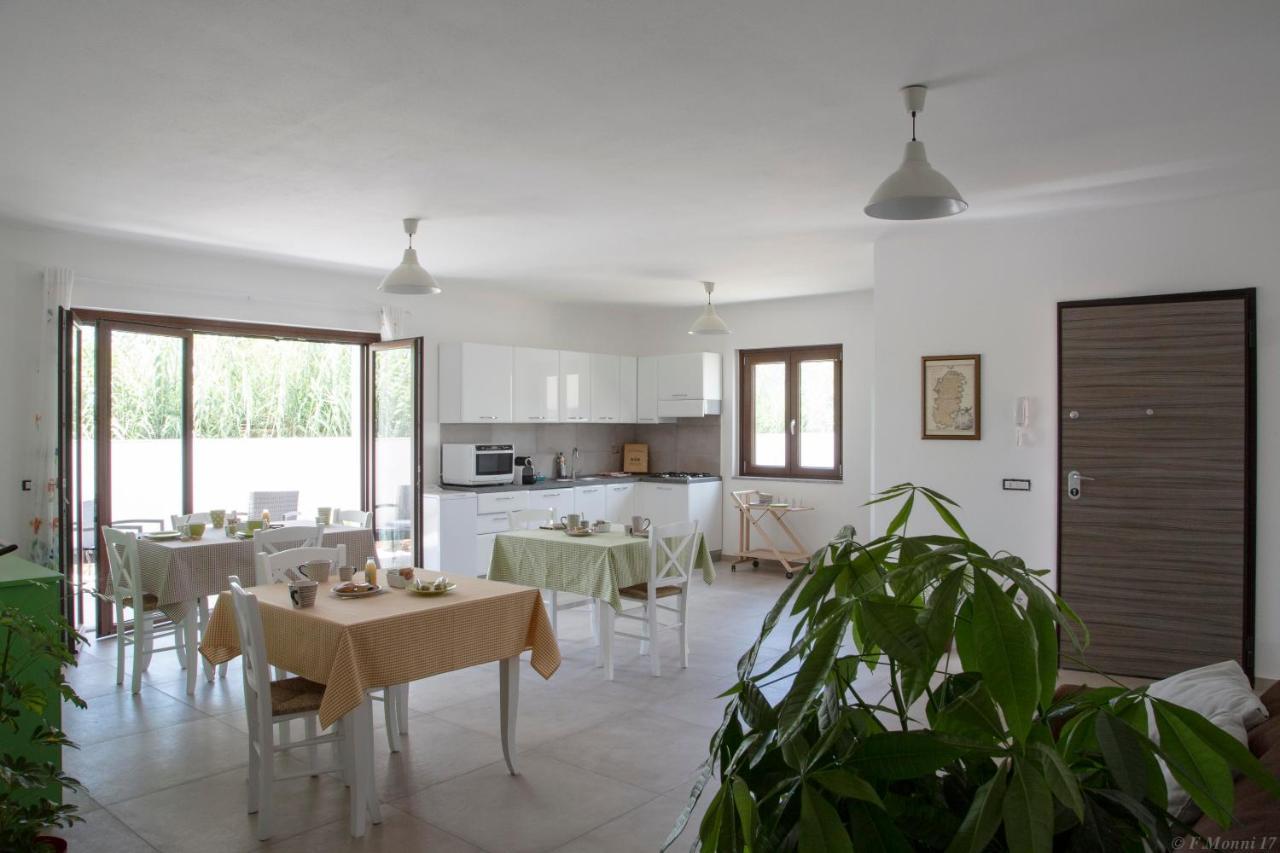 B&B Agata E Gli Altri 托尔托利 外观 照片