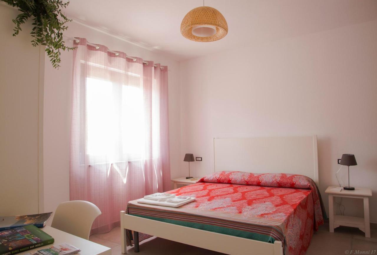 B&B Agata E Gli Altri 托尔托利 外观 照片