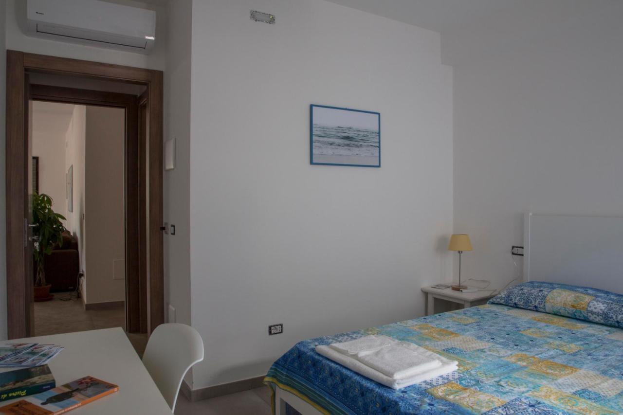 B&B Agata E Gli Altri 托尔托利 外观 照片
